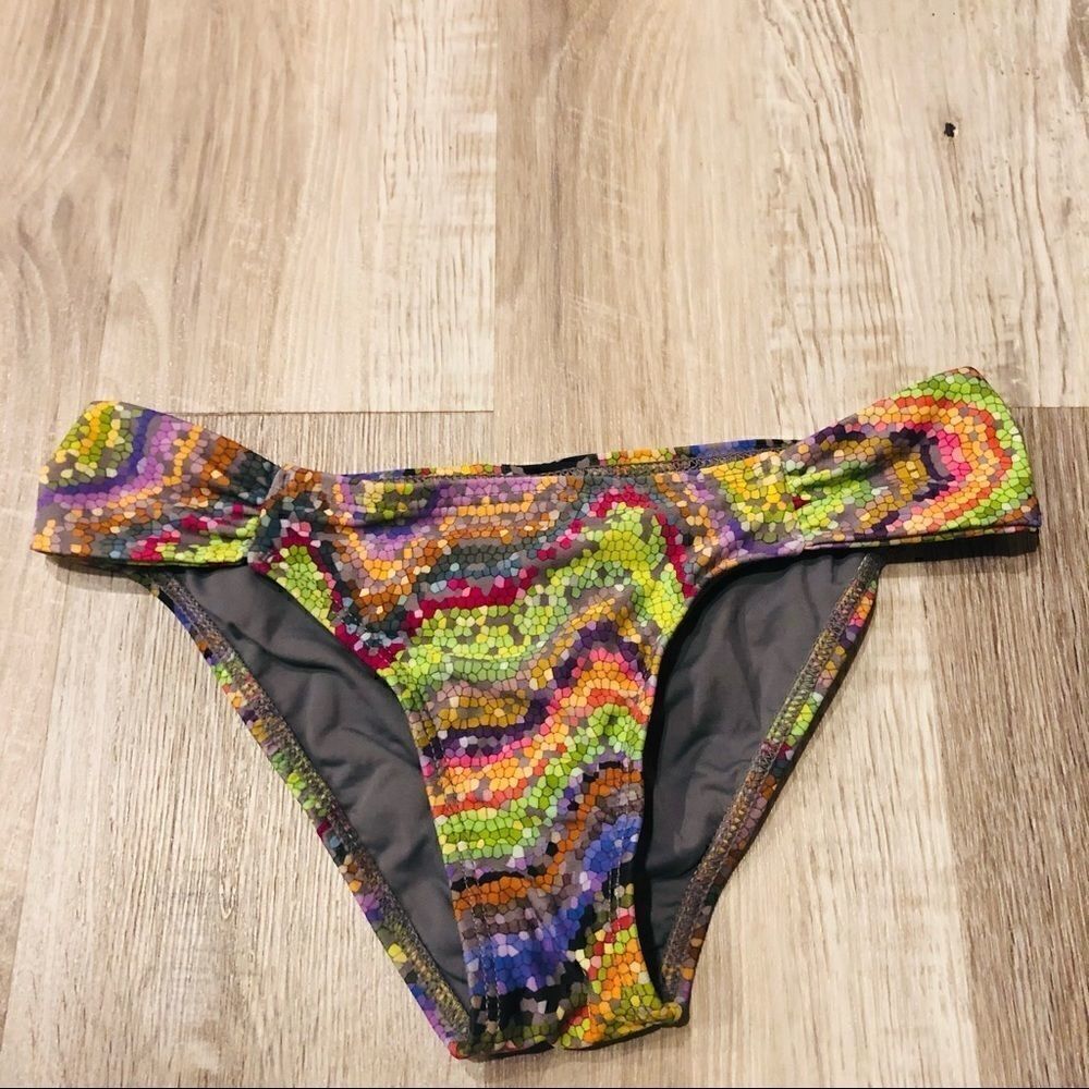 L*SPACE Multi Color Dot Bikini Swim Bottom…‎ - Picture 2 of 5